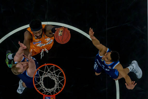 西高层有过 西高层有过