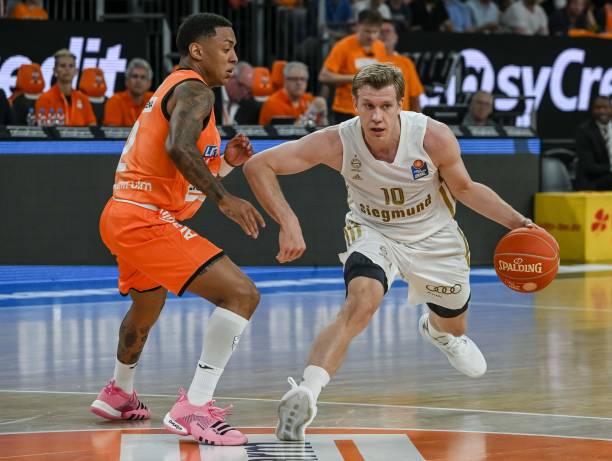 后一洞超越 后一洞超越